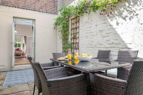 Host & Stay - Railman's Rest