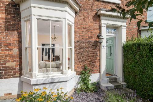 Host & Stay - Railman's Rest