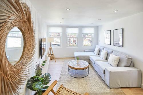 Host & Stay - Golden Lion Apartments