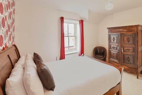 Host & Stay - Cook's Quarters