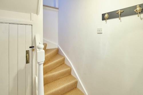 Host & Stay - Abbey View Cottage