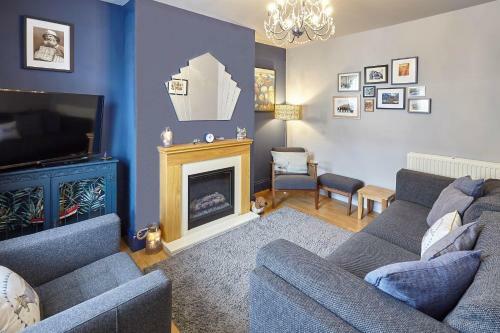 Host & Stay - May House