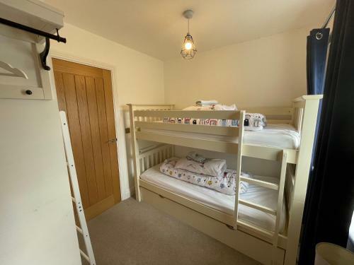 Whitby-captains House Whitby - 4 Bed Luxury Holiday Home