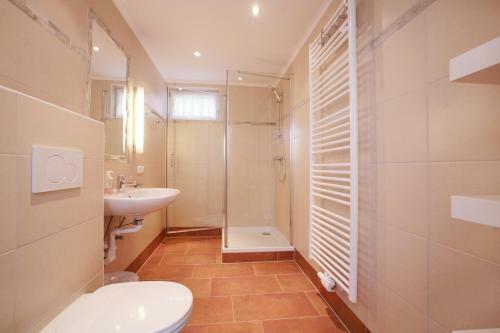 Chalet Sabrina Mit Au�enpool Im Sommer