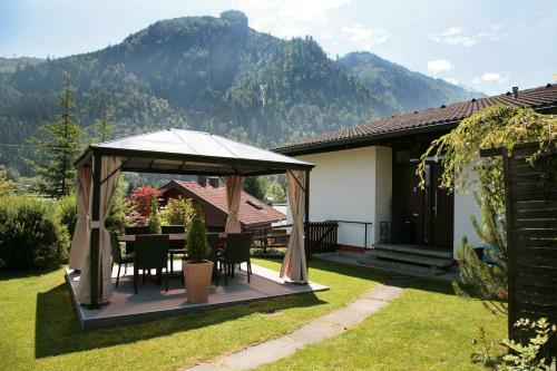 Chalet Sabrina Mit Au�enpool Im Sommer