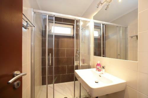Chalet Sabrina Mit Au�enpool Im Sommer