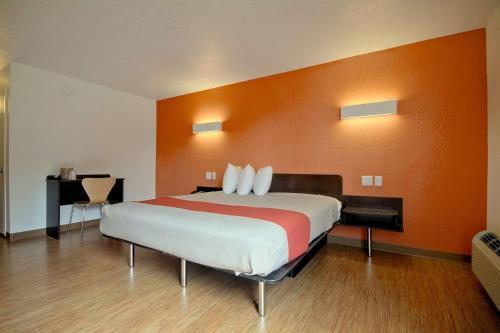 Motel 6