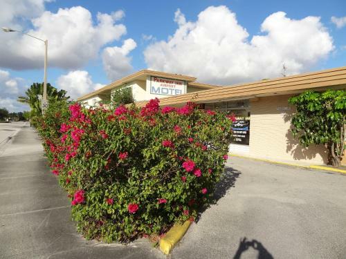 Parkway Inn Airport Motel