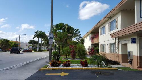 Parkway Inn Airport Motel