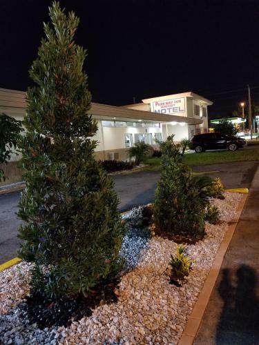 Parkway Inn Airport Motel