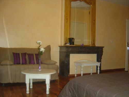 Logis Hotel Les 3b