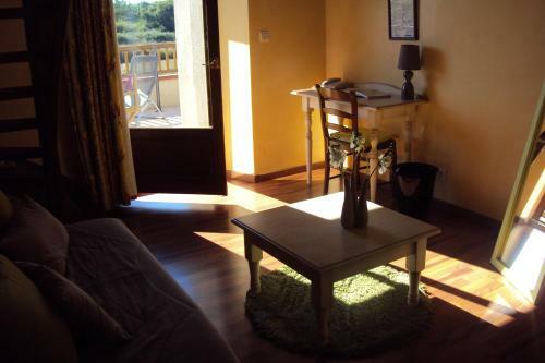 Logis Hotel Les 3b