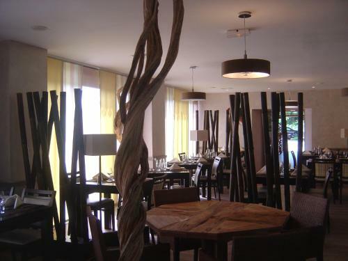 Logis Hotel Les 3b