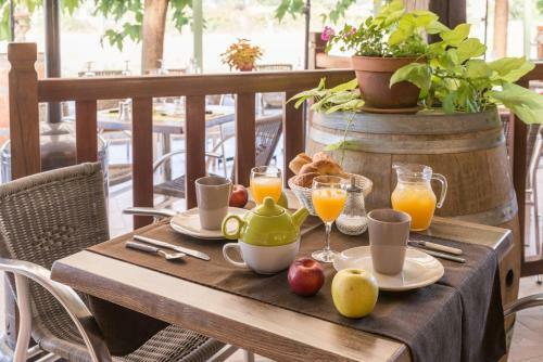 Logis Hotel Les 3b