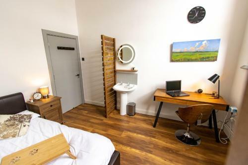 Hostal Cades Accommodation