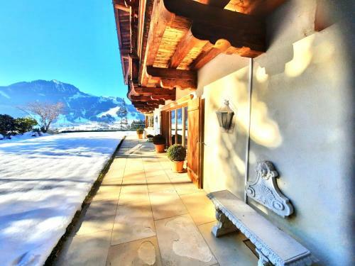 Chalet Belle Maison !ski-in Ski-out, Pool & Wellness!