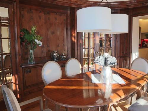 Chalet Belle Maison !ski-in Ski-out, Pool & Wellness!
