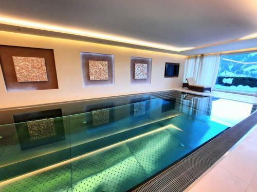 Chalet Belle Maison !ski-in Ski-out, Pool & Wellness!