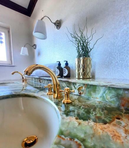 Chalet Belle Maison !ski-in Ski-out, Pool & Wellness!