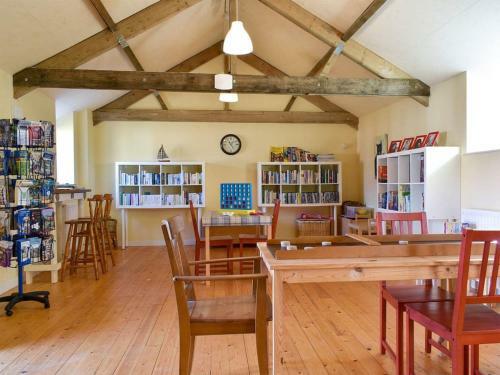 Barnes Cottage - Uk30381