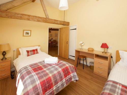 Barnes Cottage - Uk30381