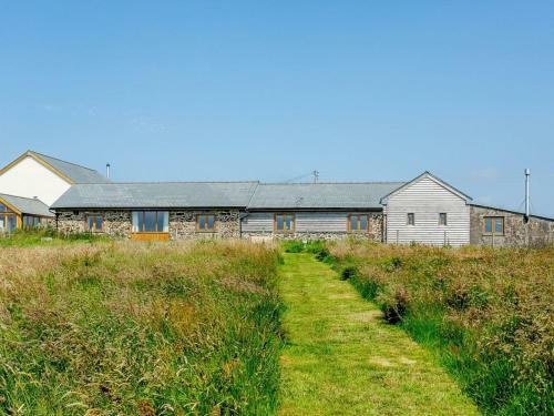 Stable-uk12108