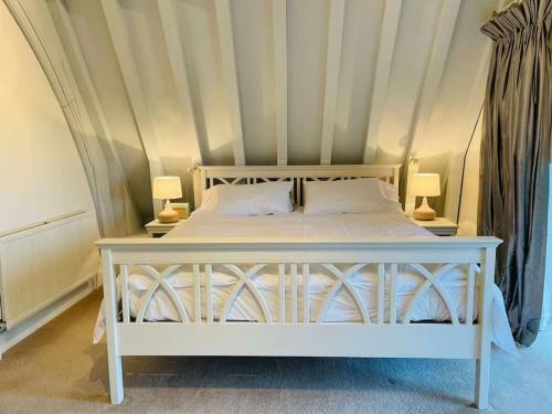 Unique Chapel House In Cotswolds