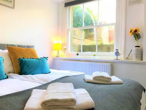 Grafton Seaside Apartment With Parking