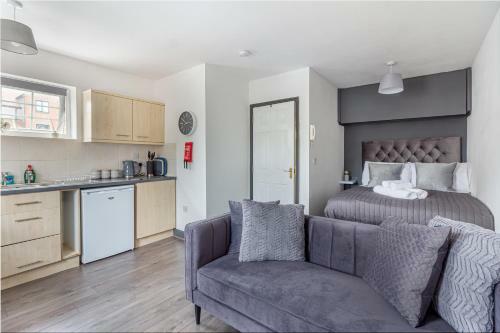 Studio Apartment In Worcester City Centre!