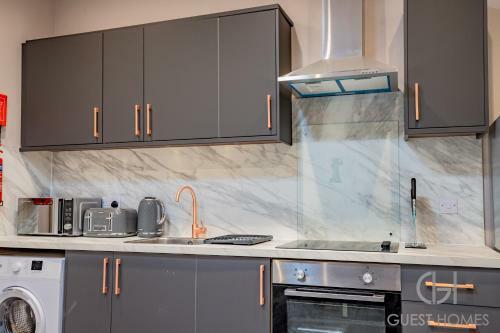 Worcester 1 Bed Apartment With Private Entrance