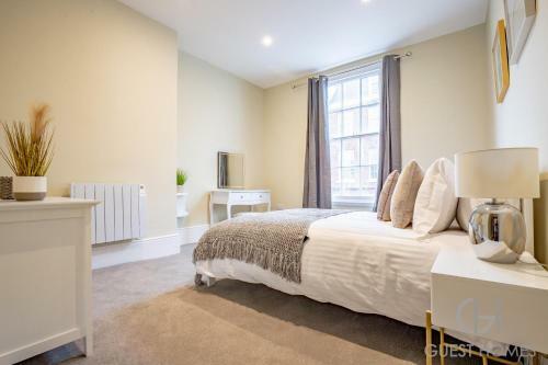 2 Bedroom Apartment In Worcester City Centre