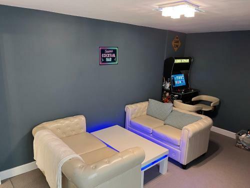Seasons: 5 Bedroom Holiday Home On Weymouth Seafront