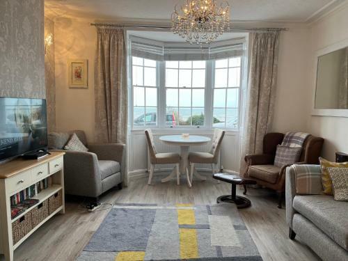 Seasons: 5 Bedroom Holiday Home On Weymouth Seafront