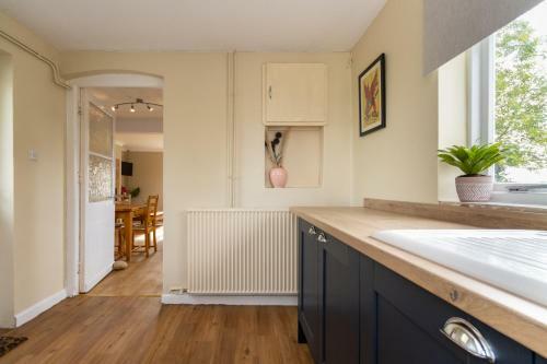 The Chestnuts, Beautiful Rural Cottage With Countryside Views