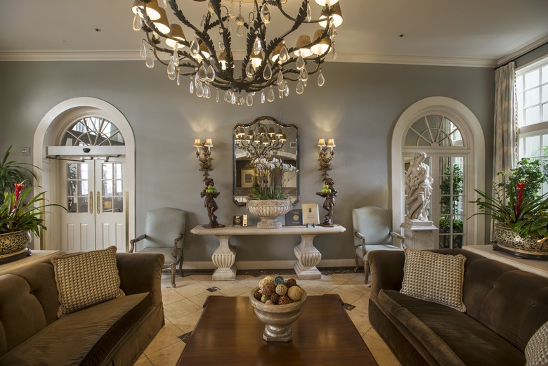 Bienville House Hotel