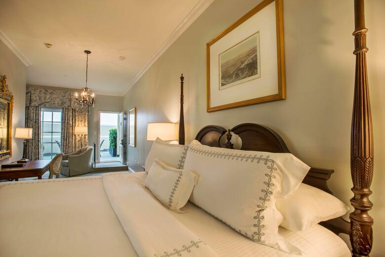 Bienville House Hotel