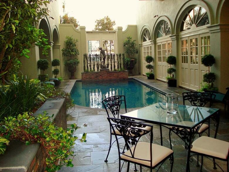 Bienville House Hotel