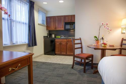 Hotel Federal City Inn & Suites