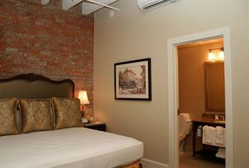 Hostal French Market Inn