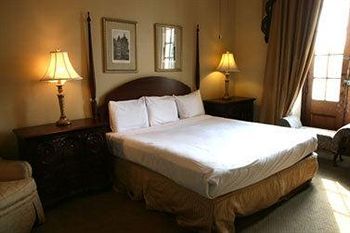 Hostal French Market Inn