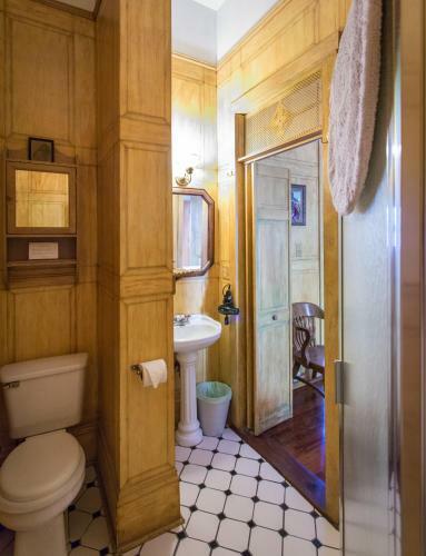 Auld Sweet Olive Bed And Breakfast
