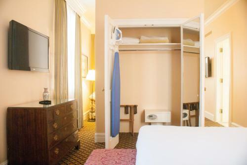Lafayette Hotel