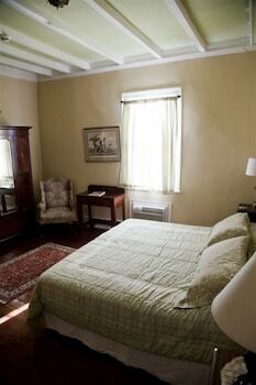 Bed & Breakfast Fairchild House