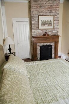 Bed & Breakfast Fairchild House
