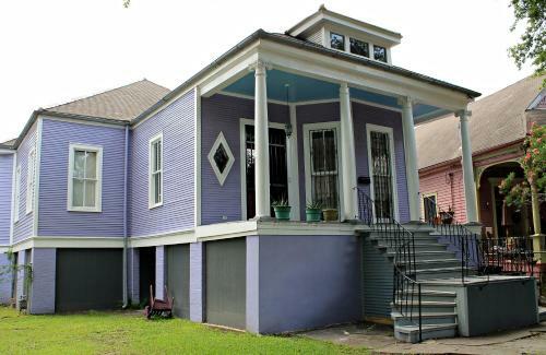 Historic Home In Great Area
