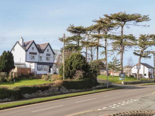 Benllech Bay Apartment 2