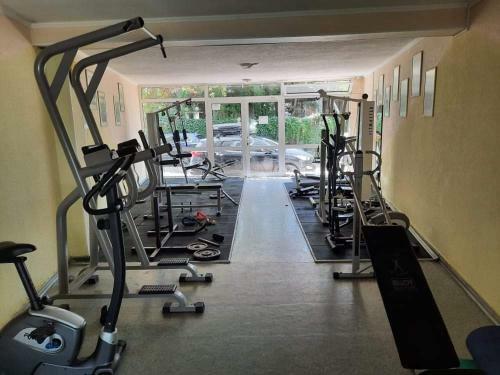 Beutiful Ground Floor Apartment Close To Beach