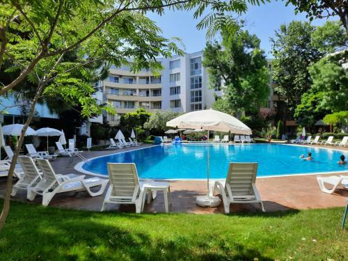 Beutiful Ground Floor Apartment Close To Beach