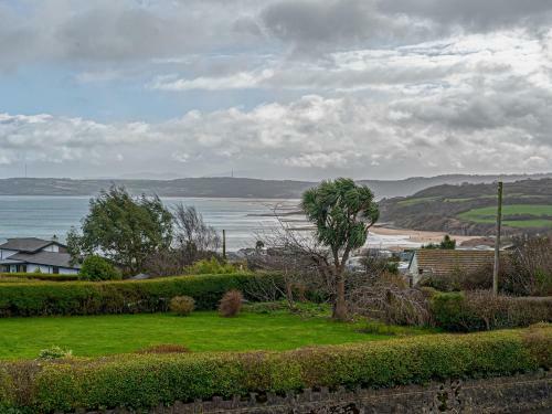Pass The Keys Modern 2 Bedroom Beach Apartment With Free Parking