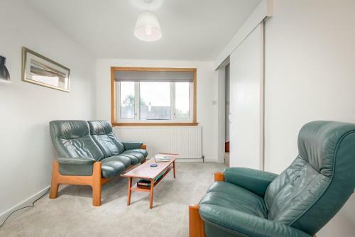 Green Tiles - Large 5 Bedroom Property